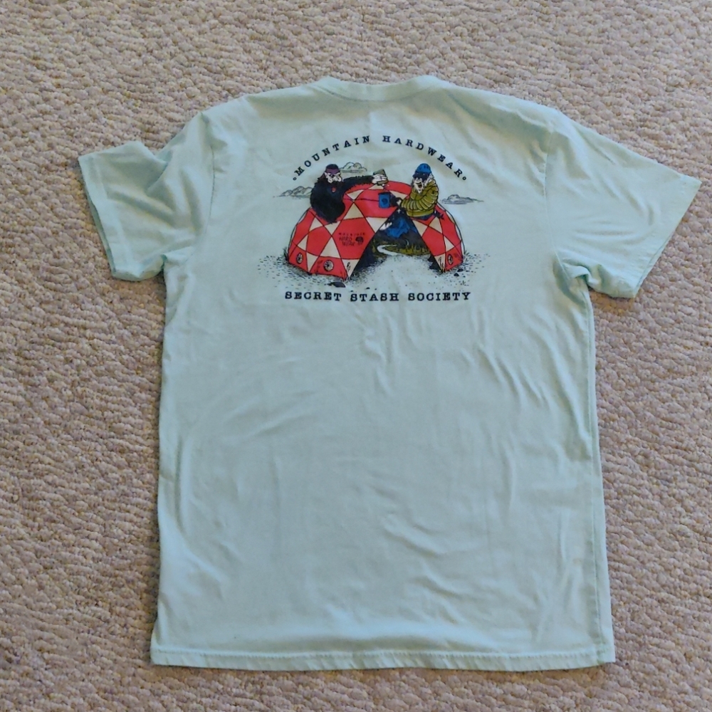Light mint adult medium mountain hardwear t shirt